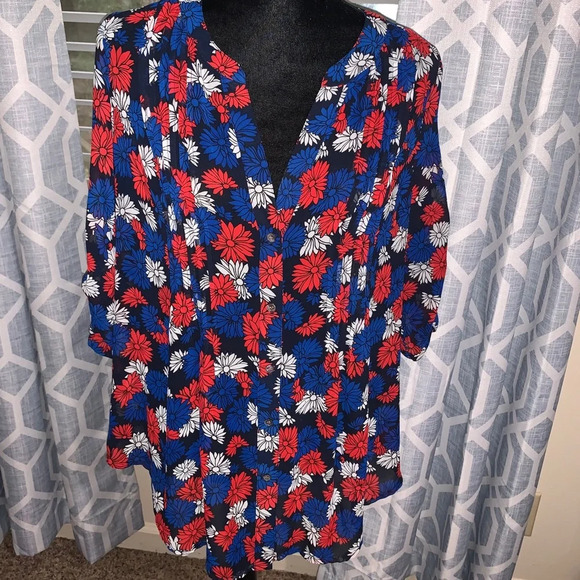 Blouse with Floral pattern V-Neck Roll Tab - Picture 1 of 4